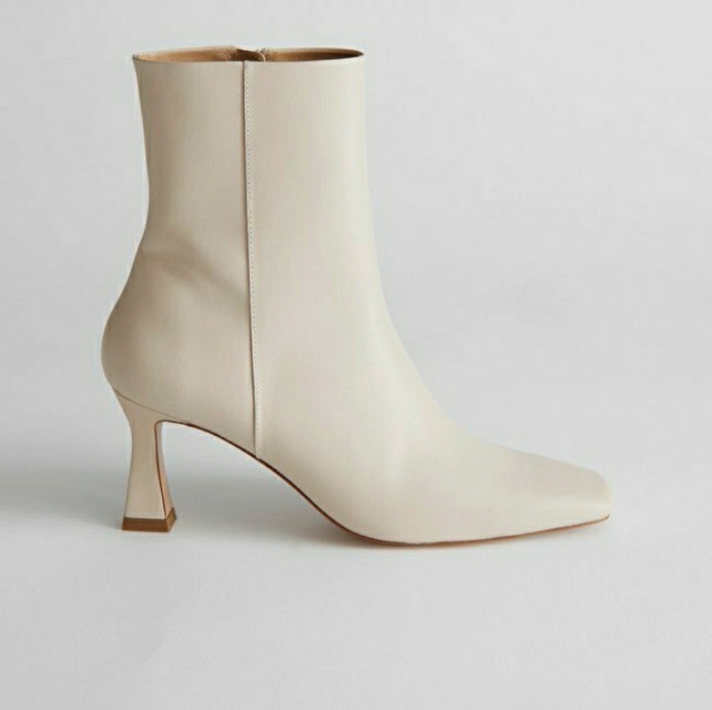 & Other Stories Cream Boots - Picture 2 of 8